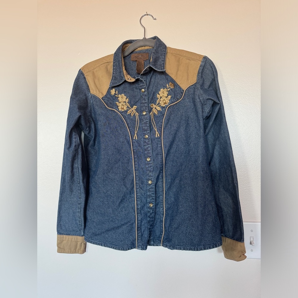 Women’s wrangler pearl snap